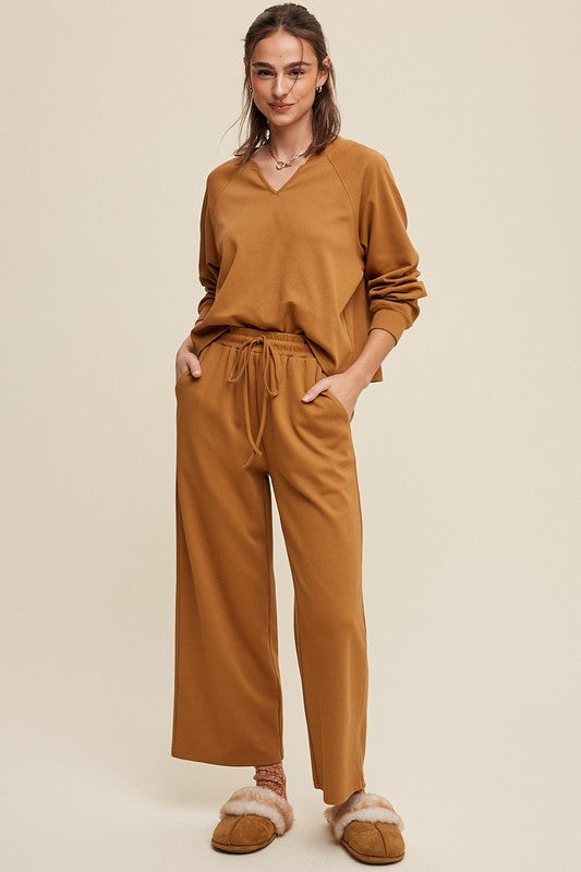 V-Neck Sweatshirt and Pants || Butterscotch