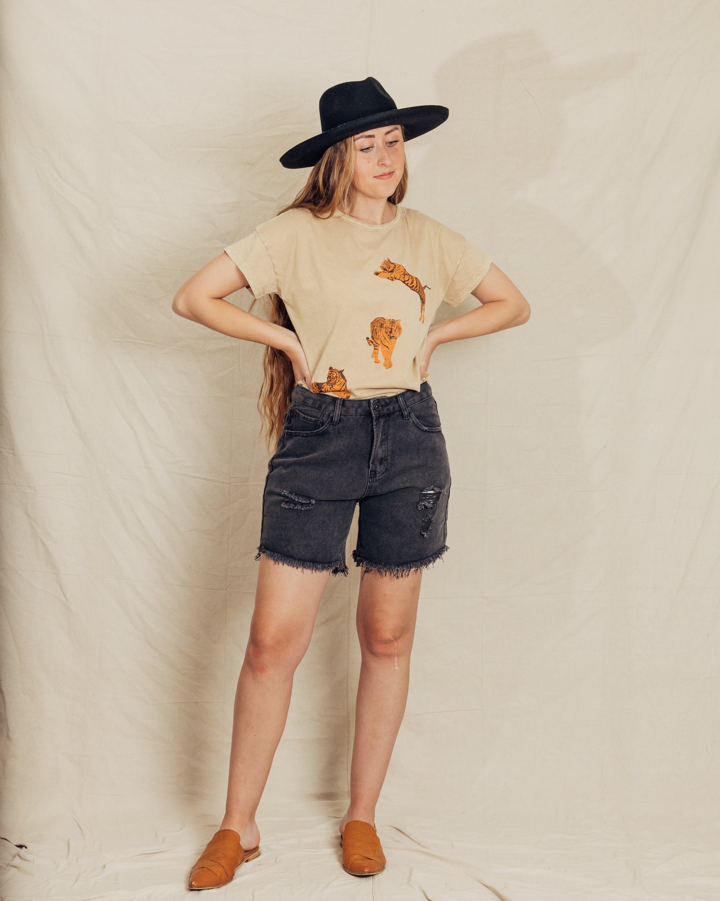 Lyndi Shorts || Black