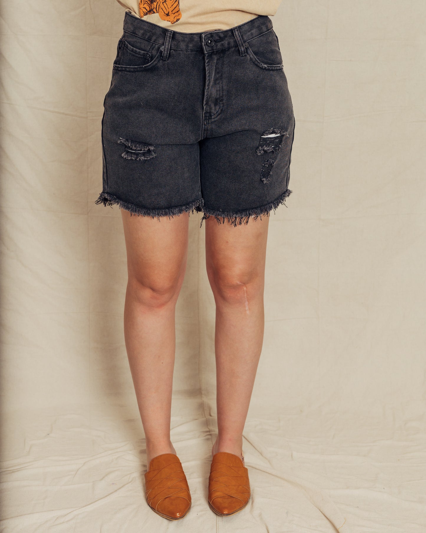Lyndi Shorts || Black