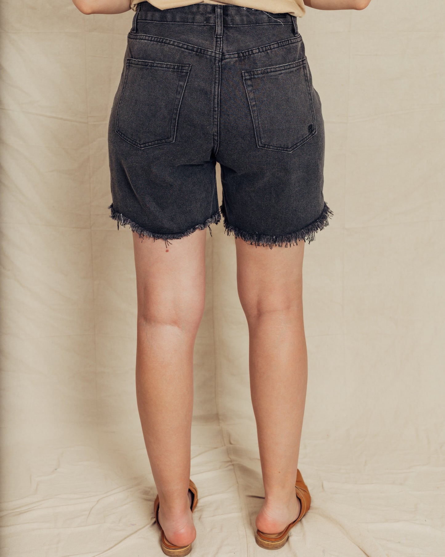Lyndi Shorts || Black
