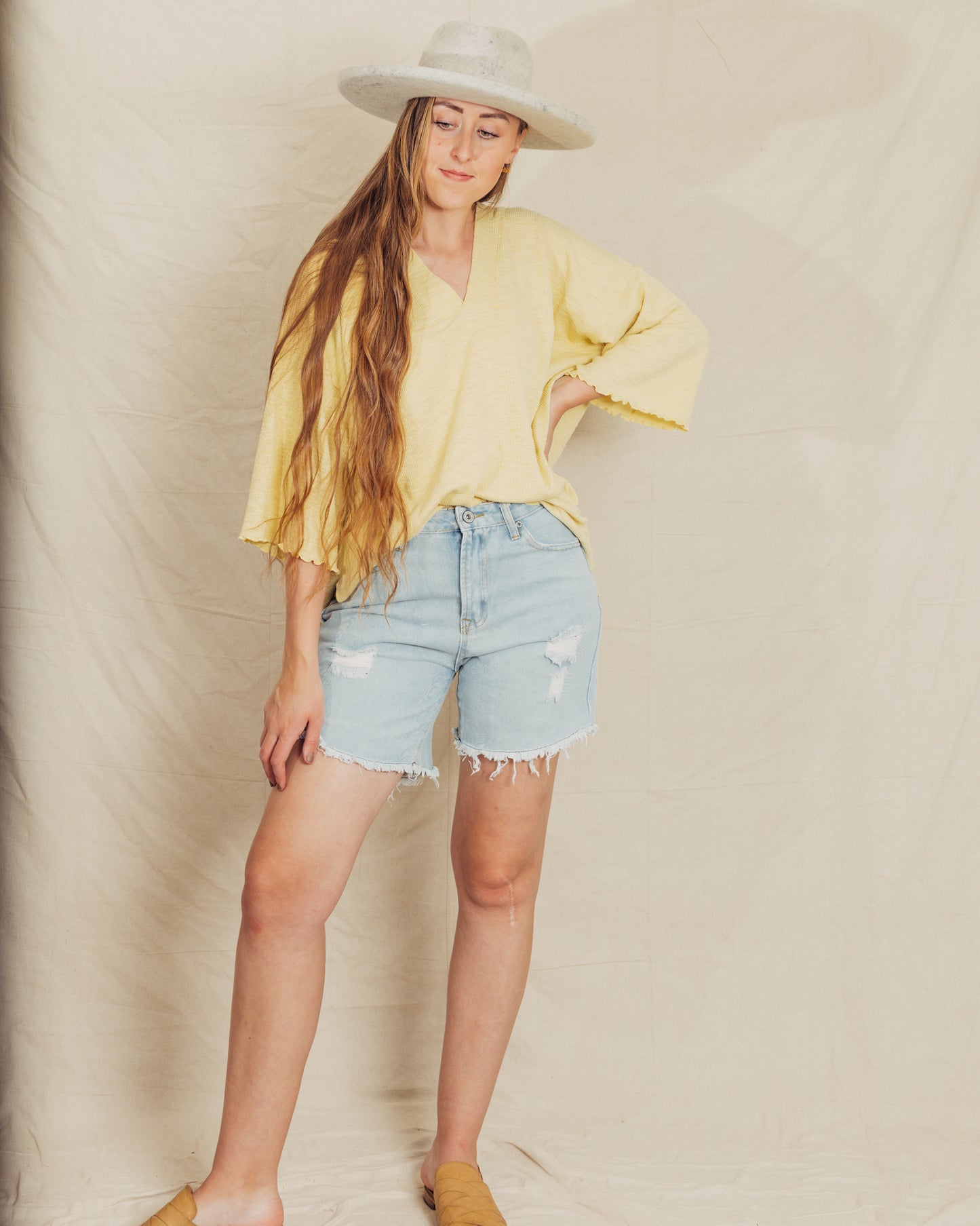 Lyndi Shorts || Light