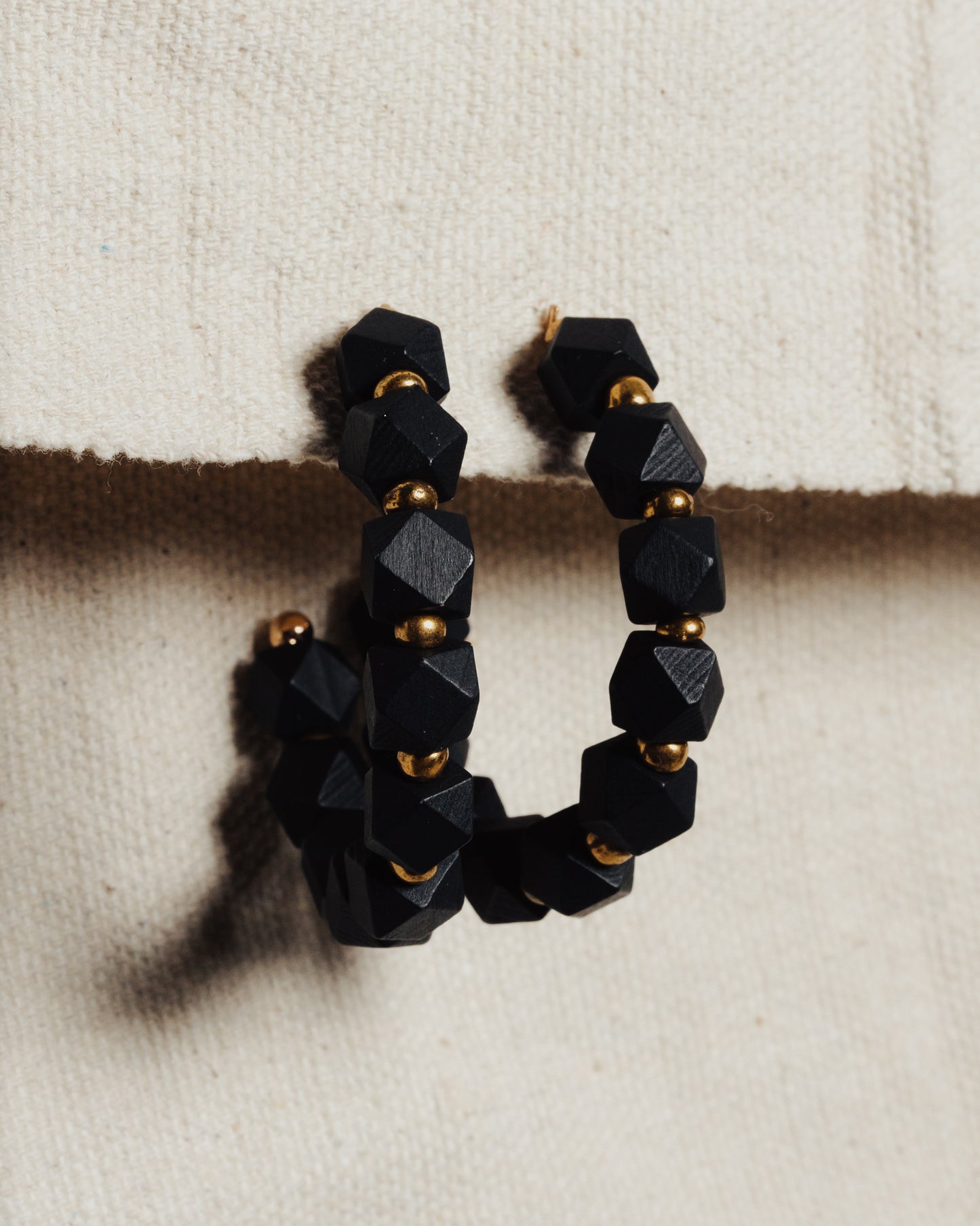 Geo Cube Bead Open Hoop Earrings || Black
