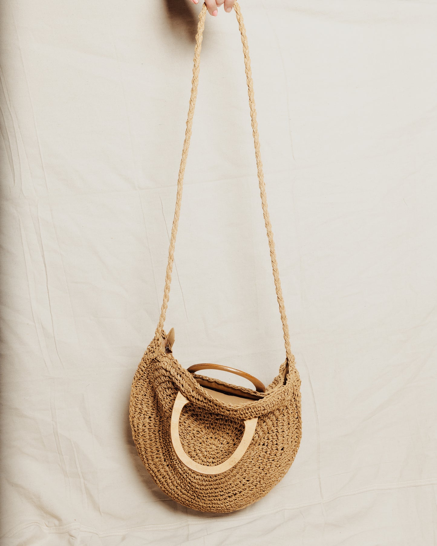 Round Bag with Wooden Handle